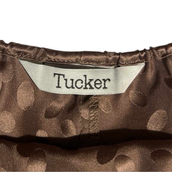 TUCKER 100% Silk Camisole Top Brown sz S Spaghetti Straps Subtle Oval Dot Print - Picture 7 of 8